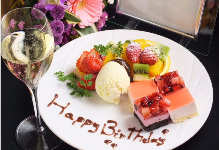 ▼【ペアコース】A5黒毛和牛×海鮮　誕生日や記念日などの特別な日に。プチブーケ、写真付　全6品